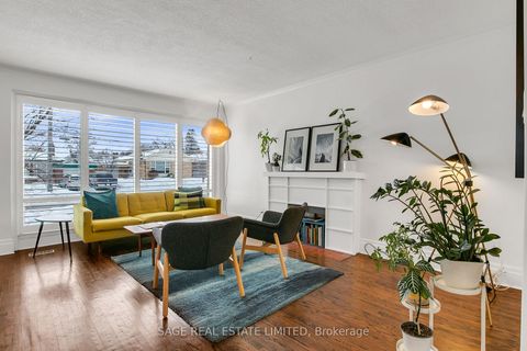 Photo 1 at 32 Sherwood Avenue, Maryvale, Toronto