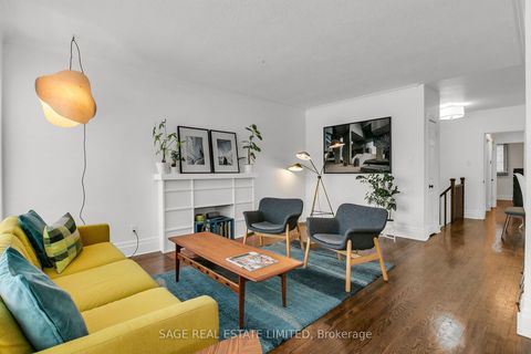 Photo 3 at 32 Sherwood Avenue, Maryvale, Toronto