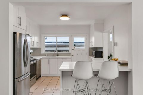 Photo 7 at 32 Sherwood Avenue, Maryvale, Toronto