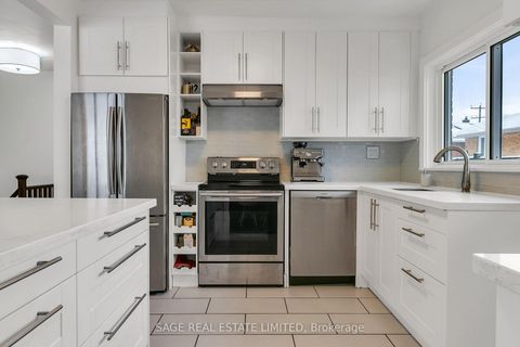 Photo 8 at 32 Sherwood Avenue, Maryvale, Toronto
