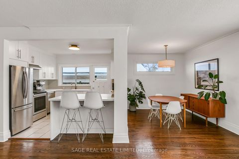 Photo 9 at 32 Sherwood Avenue, Maryvale, Toronto