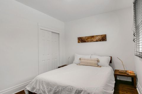 Photo 10 at 32 Sherwood Avenue, Maryvale, Toronto