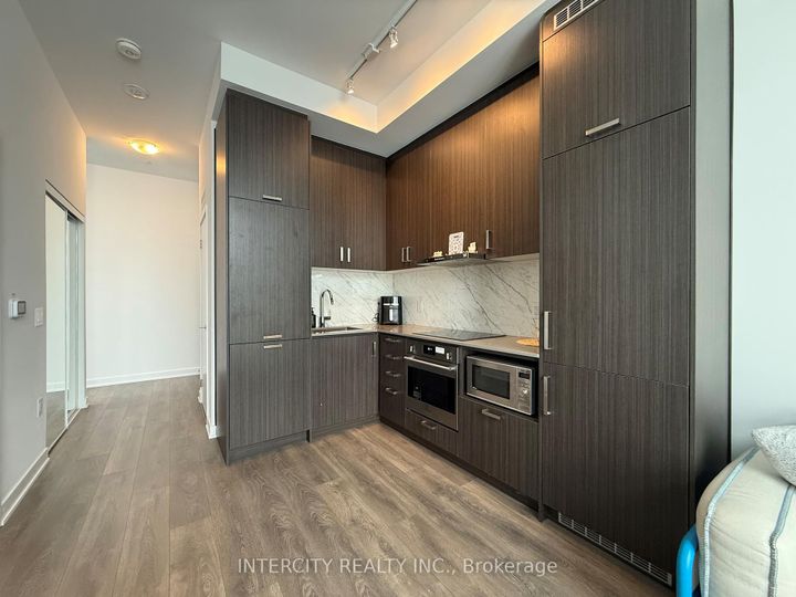 Photo 7 at 1608 - 60 Honeycrisp Crescent, Vaughan Corporate Centre, Vaughan