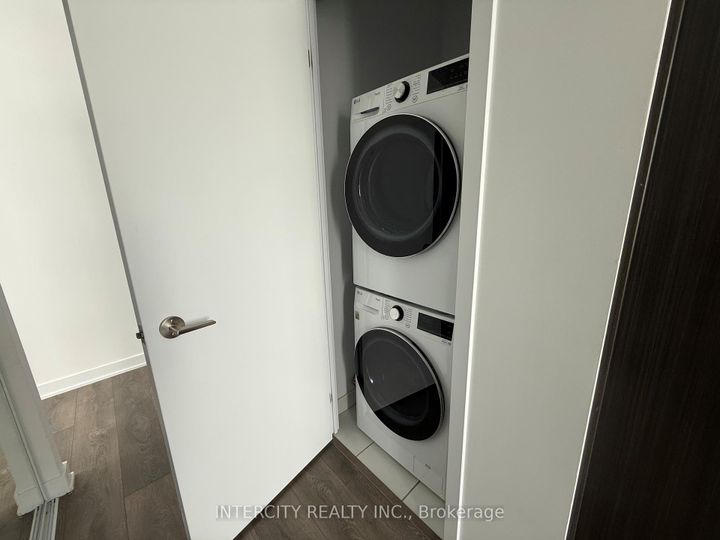 Photo 14 at 1608 - 60 Honeycrisp Crescent, Vaughan Corporate Centre, Vaughan