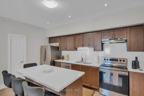 Photo 9 at 110 - 299 Cundles Road E, Alliance, Barrie