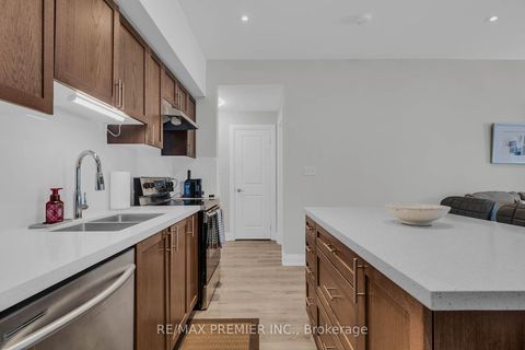 Photo 11 at 110 - 299 Cundles Road E, Alliance, Barrie