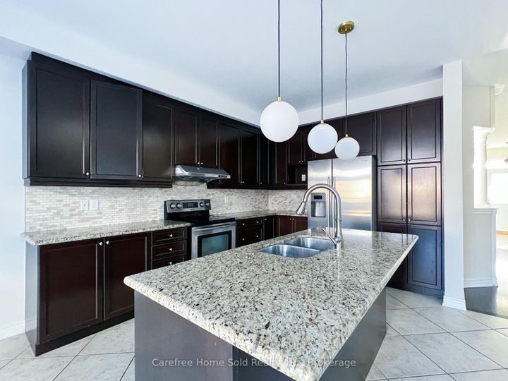 Photo 10 at 33 Oakmoor Lane, Cornell, Markham