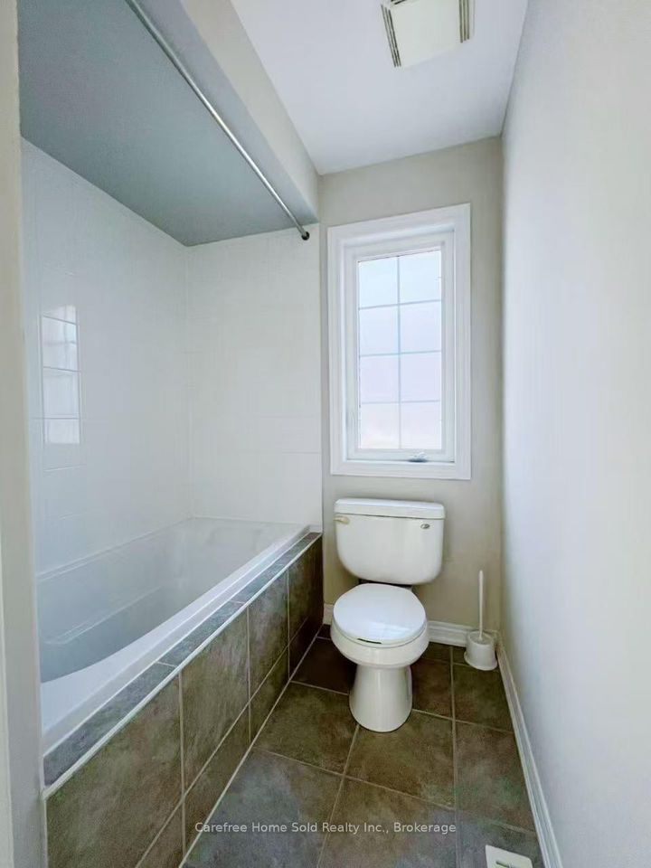 Photo 20 at 33 Oakmoor Lane, Cornell, Markham