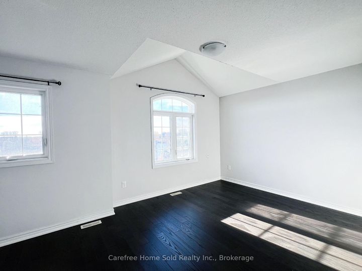 Photo 21 at 33 Oakmoor Lane, Cornell, Markham