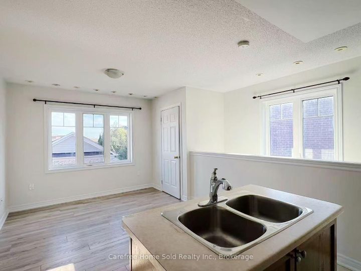 Photo 35 at 33 Oakmoor Lane, Cornell, Markham