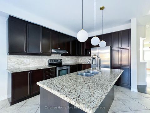 Photo 10 at 33 Oakmoor Lane, Cornell, Markham