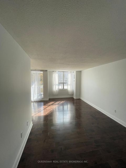 Photo 6 at 504 - 10 Edgecliff Golfway, Flemingdon Park, Toronto