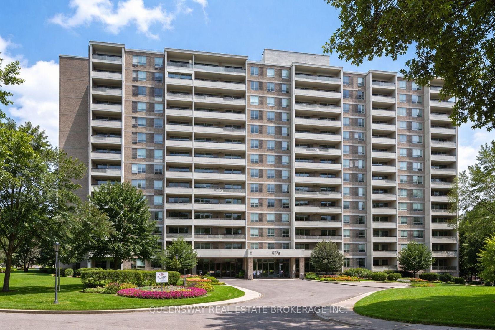 504 - 10 Edgecliff Golfway, Flemingdon Park, Toronto 