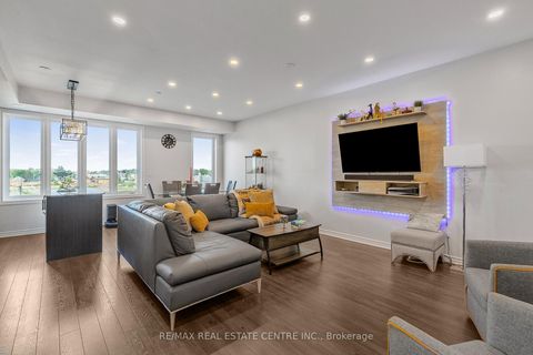 Photo 5 at 27 - 100 Long Branch Avenue, Long Branch, Toronto