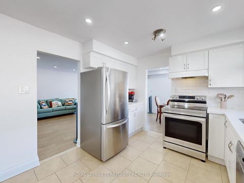 Photo 3 at 28 Peterson Drive, Humbermede, Toronto