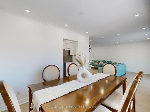 Photo 6 at 28 Peterson Drive, Humbermede, Toronto