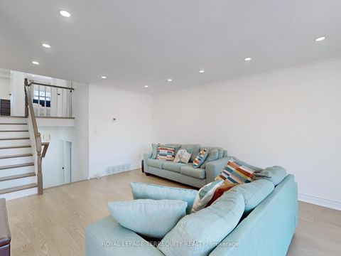 Photo 8 at 28 Peterson Drive, Humbermede, Toronto