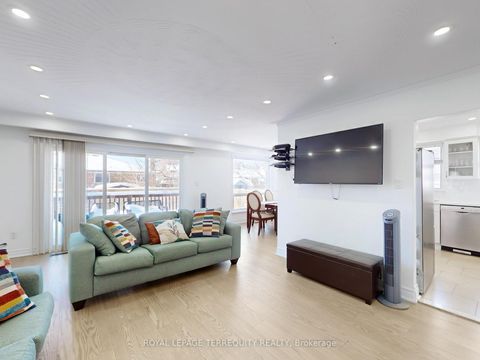 Photo 10 at 28 Peterson Drive, Humbermede, Toronto