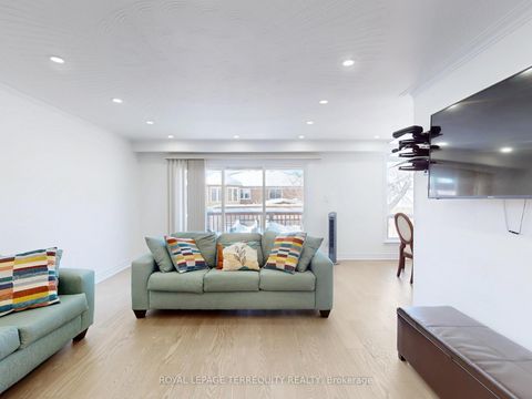 Photo 12 at 28 Peterson Drive, Humbermede, Toronto