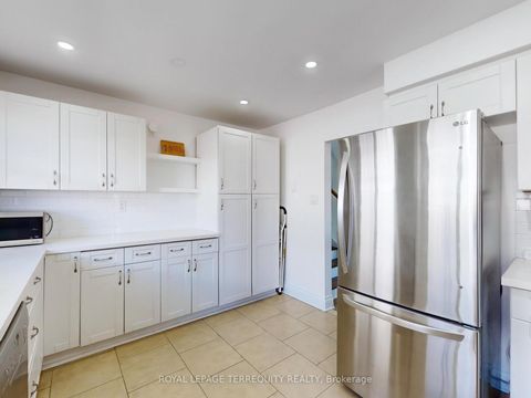 Photo 15 at 28 Peterson Drive, Humbermede, Toronto