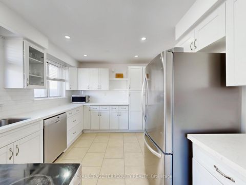 Photo 16 at 28 Peterson Drive, Humbermede, Toronto