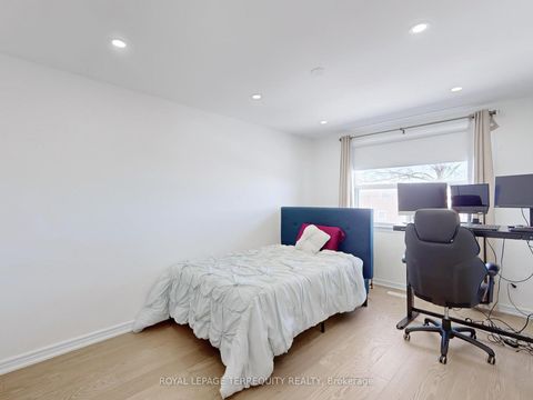 Photo 23 at 28 Peterson Drive, Humbermede, Toronto