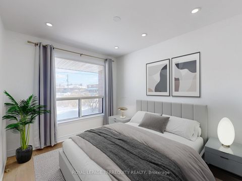 Photo 25 at 28 Peterson Drive, Humbermede, Toronto