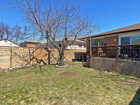 Photo 35 at 28 Peterson Drive, Humbermede, Toronto