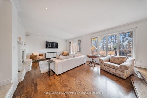 Photo 6 at 154 Old Yonge Street, Windfields, Toronto