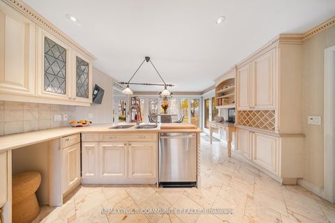 Photo 20 at 154 Old Yonge Street, Windfields, Toronto