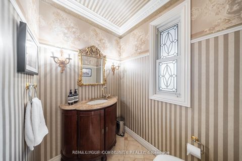 Photo 24 at 154 Old Yonge Street, Windfields, Toronto