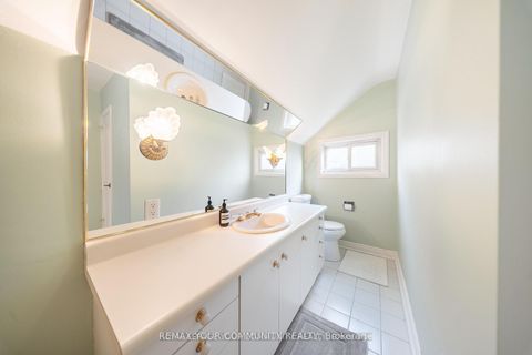 Photo 36 at 154 Old Yonge Street, Windfields, Toronto