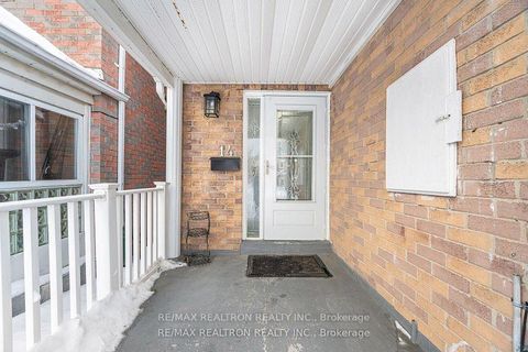Photo 1 at 14 Mansewood Gardens, West Hill, Toronto