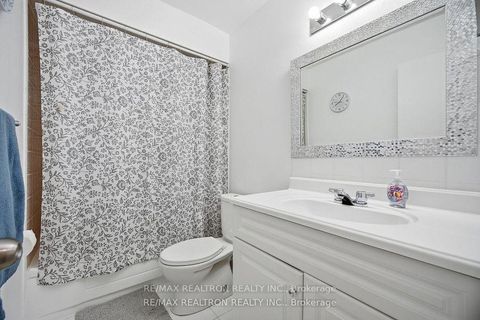 Photo 4 at 14 Mansewood Gardens, West Hill, Toronto