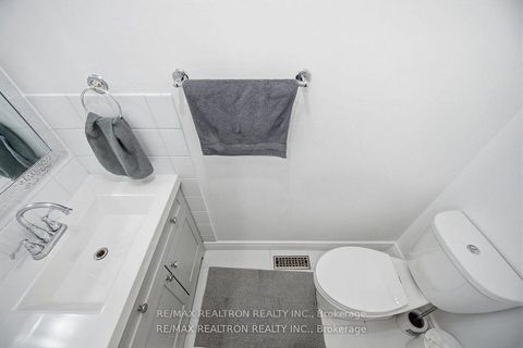 Photo 13 at 14 Mansewood Gardens, West Hill, Toronto