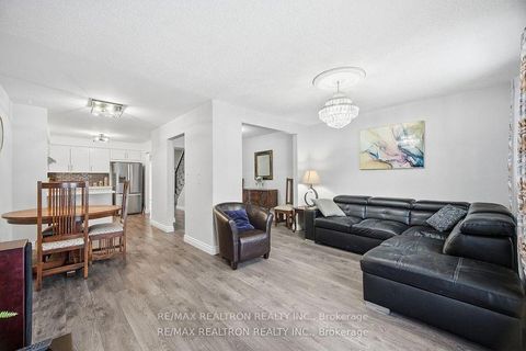 Photo 17 at 14 Mansewood Gardens, West Hill, Toronto