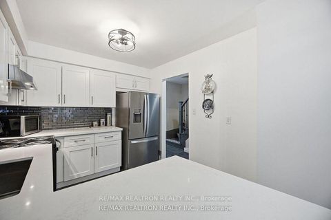 Photo 22 at 14 Mansewood Gardens, West Hill, Toronto