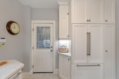 Photo 23 at 470 Runnymede Road, Bloor West Village, Toronto