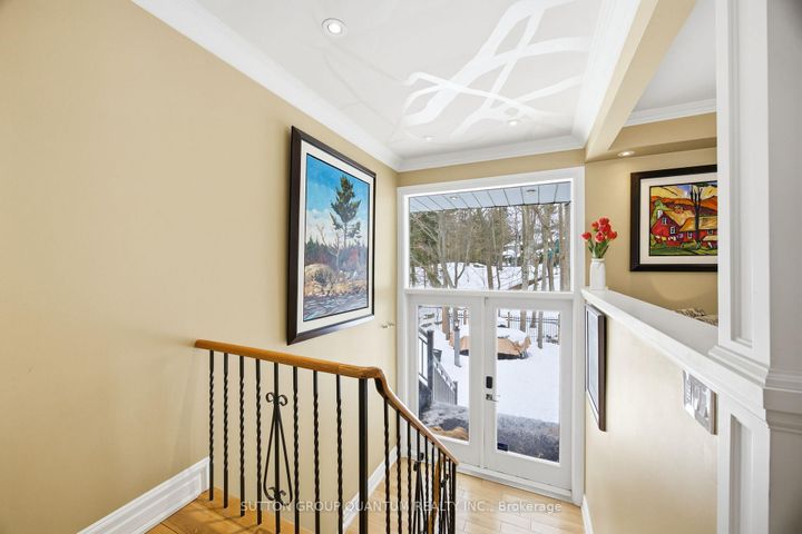 Photo 3 at 1319 South Aldo Drive, Lorne Park, Mississauga