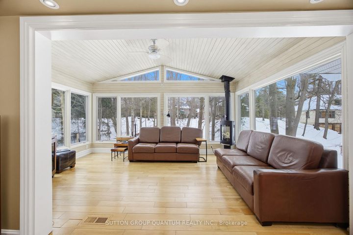 Photo 4 at 1319 South Aldo Drive, Lorne Park, Mississauga