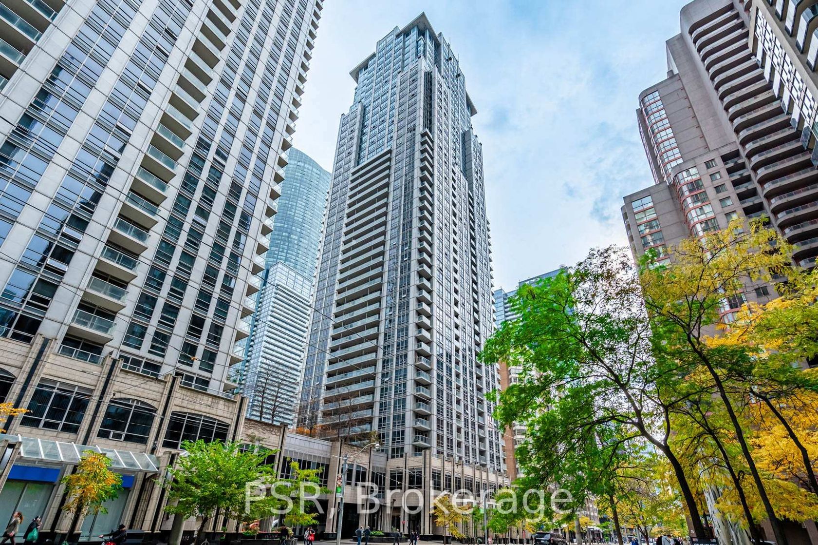 2414 - 761 Bay Street, Bay Street Corridor, Toronto by Loree Meneguzzi Real Estate 2414 - 761 Bay Street, Bay Street Corridor, Toronto