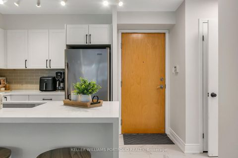 Photo 1 at 222 - 600 Queens Quay W, Waterfront Communities C1, Toronto