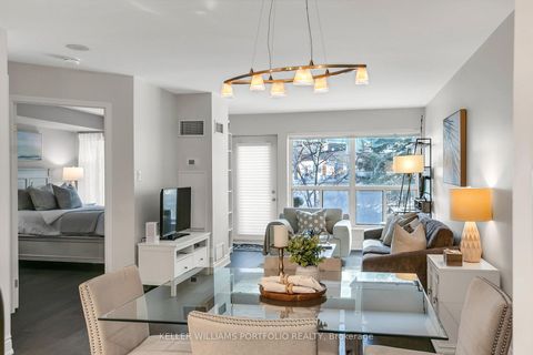 Photo 11 at 222 - 600 Queens Quay W, Waterfront Communities C1, Toronto