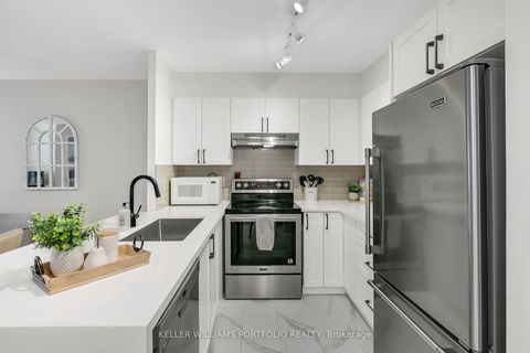 Photo 15 at 222 - 600 Queens Quay W, Waterfront Communities C1, Toronto