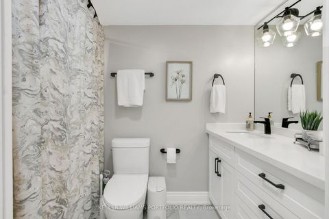 Photo 23 at 222 - 600 Queens Quay W, Waterfront Communities C1, Toronto
