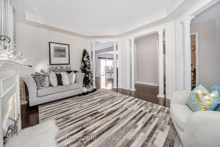 Photo 7 at 5 Dillon Drive, Credit Valley, Brampton