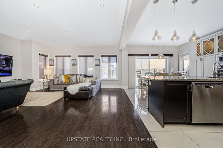 Photo 10 at 5 Dillon Drive, Credit Valley, Brampton