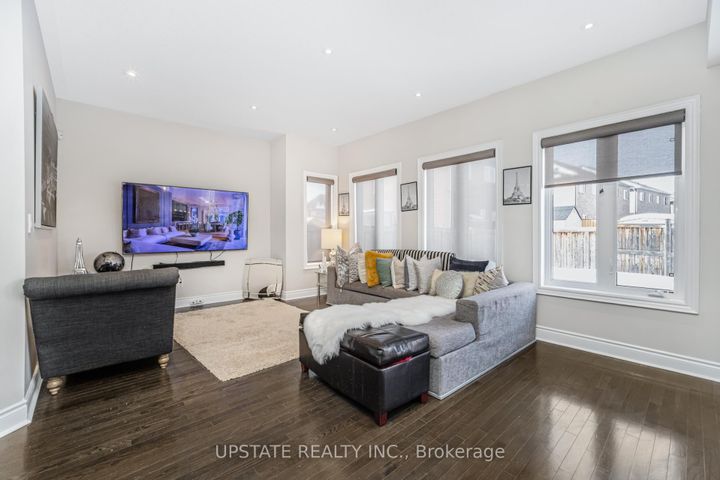 Photo 11 at 5 Dillon Drive, Credit Valley, Brampton