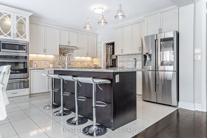 Photo 15 at 5 Dillon Drive, Credit Valley, Brampton