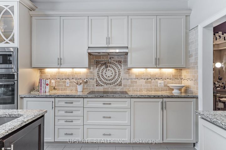 Photo 17 at 5 Dillon Drive, Credit Valley, Brampton